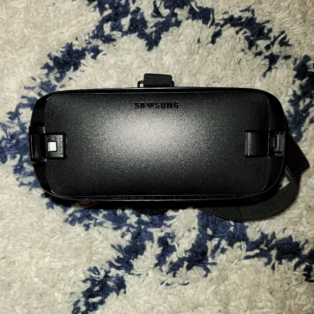 Samsung vr headsets powered by Oculus